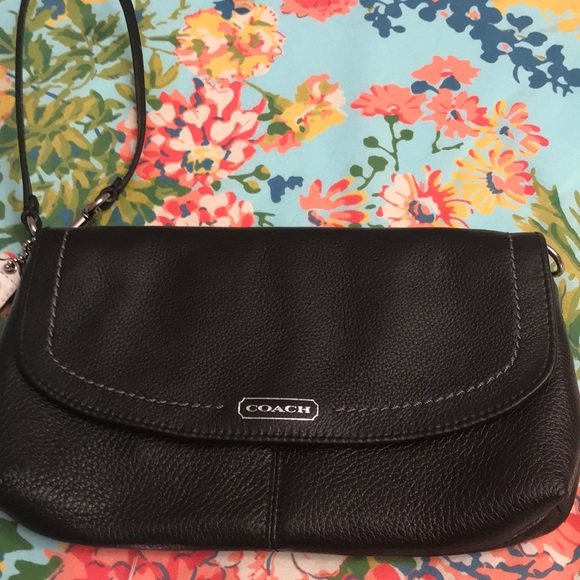 Purse - Picture 1 of 3